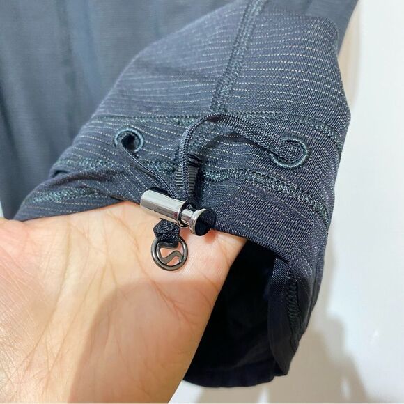 RARE Lululemon Run: Ta Ta Topper - Picture 6 of 6